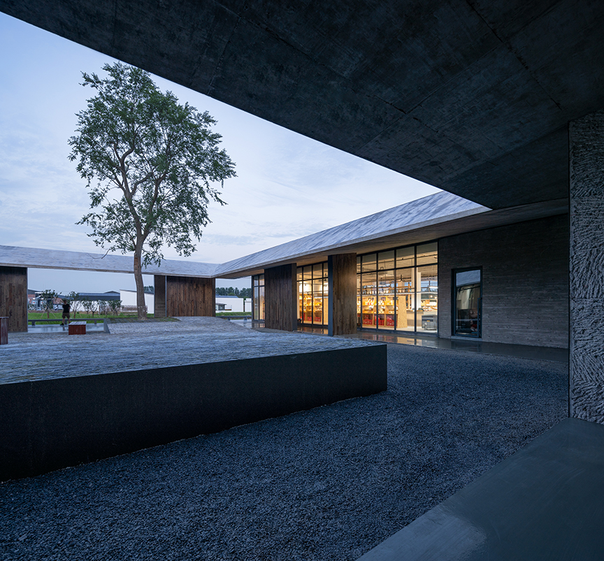 16.廊-院-廊-湖 Corridor – Courtyard – Corridor - Lake ?摄影:吴清山.jpg