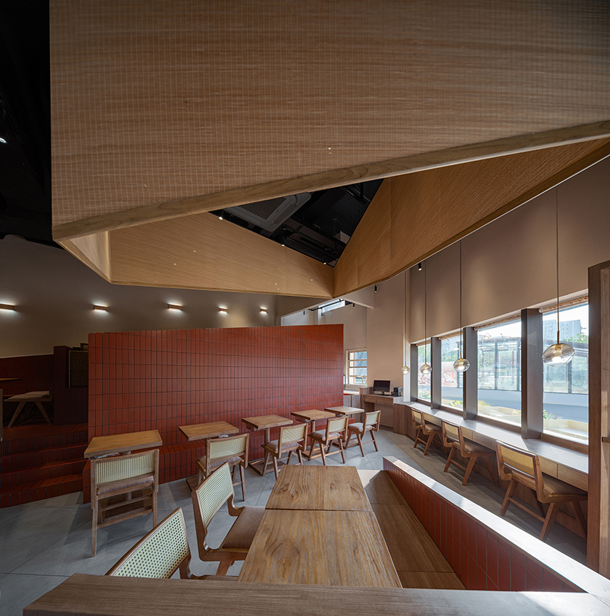 7-餐厅内部红色山丘 The indoor red hill ?摄影:吴清山.jpg