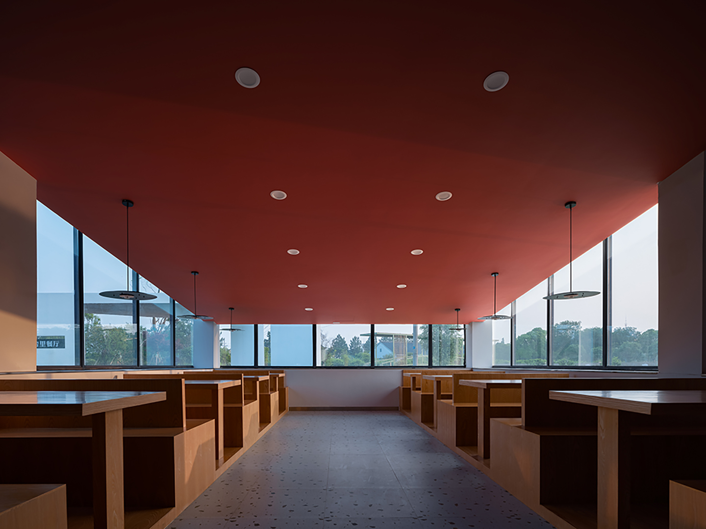 21-下沉餐厅南端连续长窗 The continuous window in sunken space ?摄影:吴清山.jpg