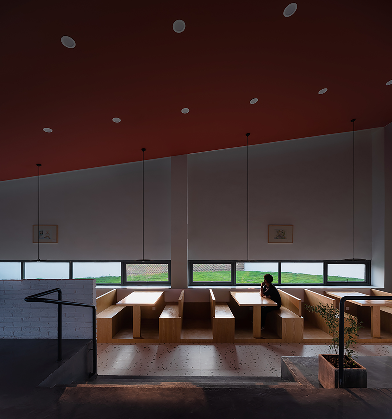 18-下沉餐厅连续长条窗 A row of low continuous windows ?摄影:吴清山.jpg